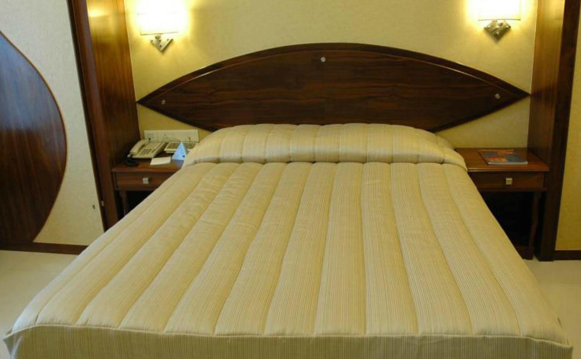 Fabhotel Shubhangan - Nr Bandra Mumbai Ngoại thất bức ảnh